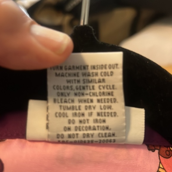 Men's Disney medium  shirt - Picture 7 of 7